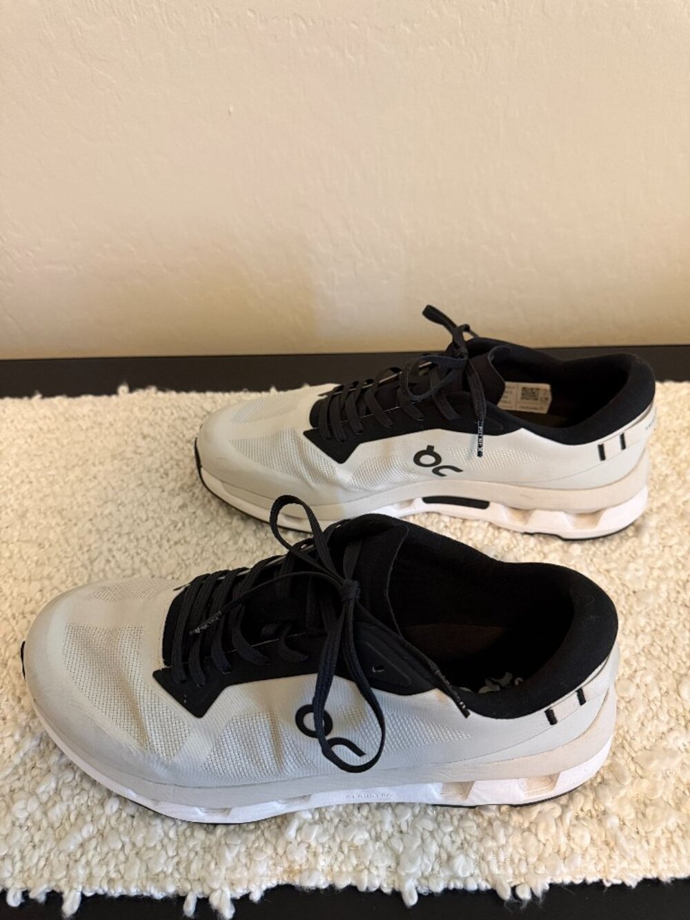 ON Cloudzone Men's Running Shoes - Size 10.5M